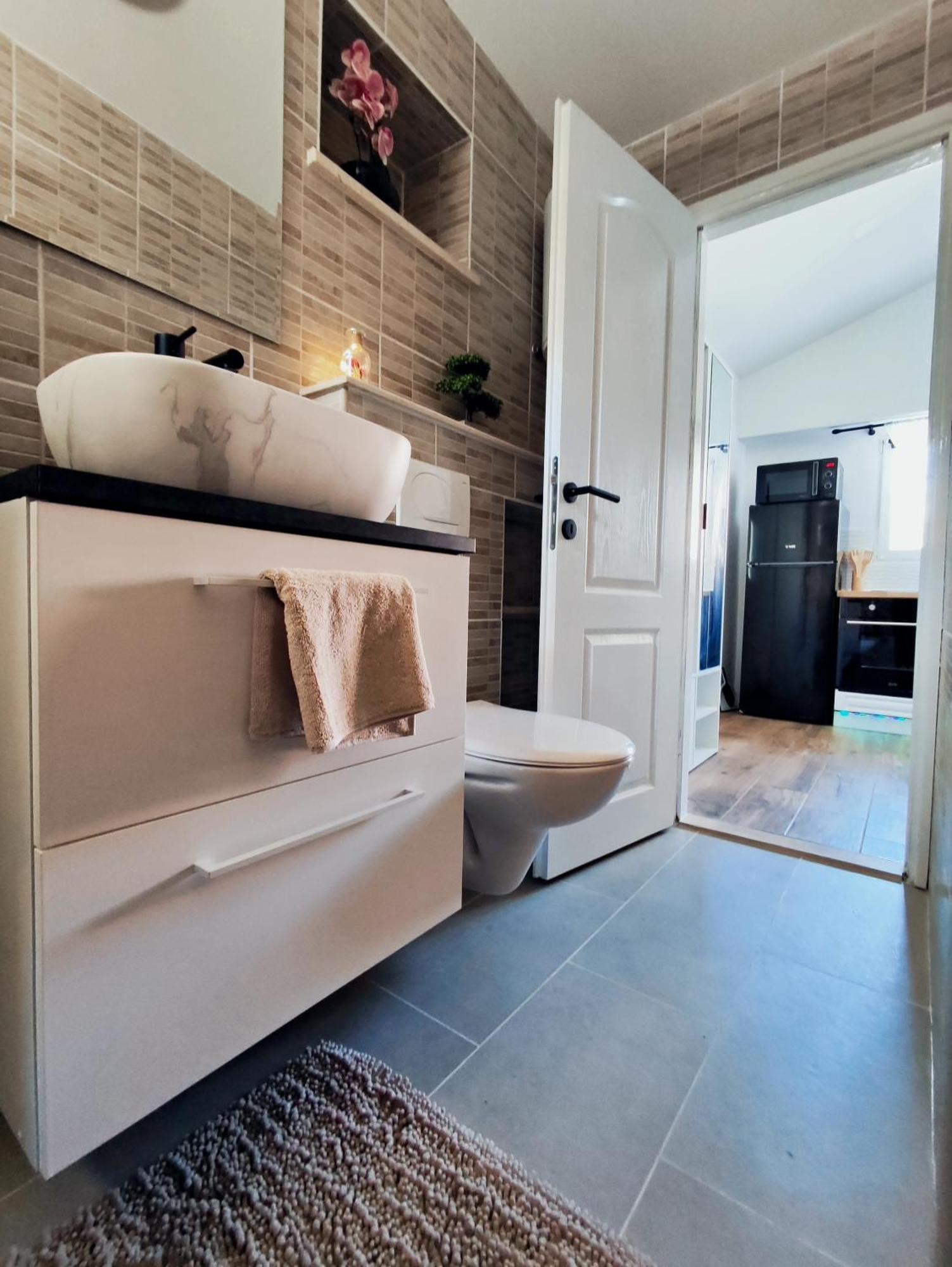 Apartment Fortyone *